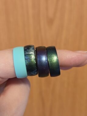Enso Set of 4 Silicone and Metallic Rings Unisex *Please Read Details*